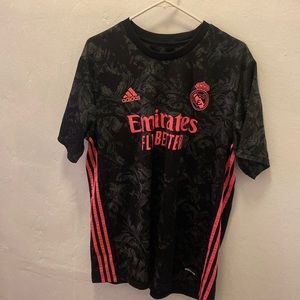 Sports shirt